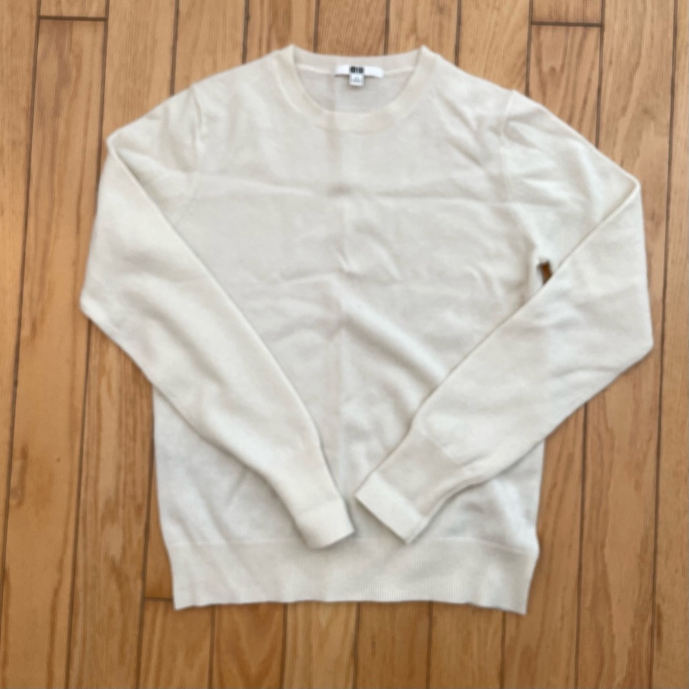 100% cashmere Uniqlo sweater